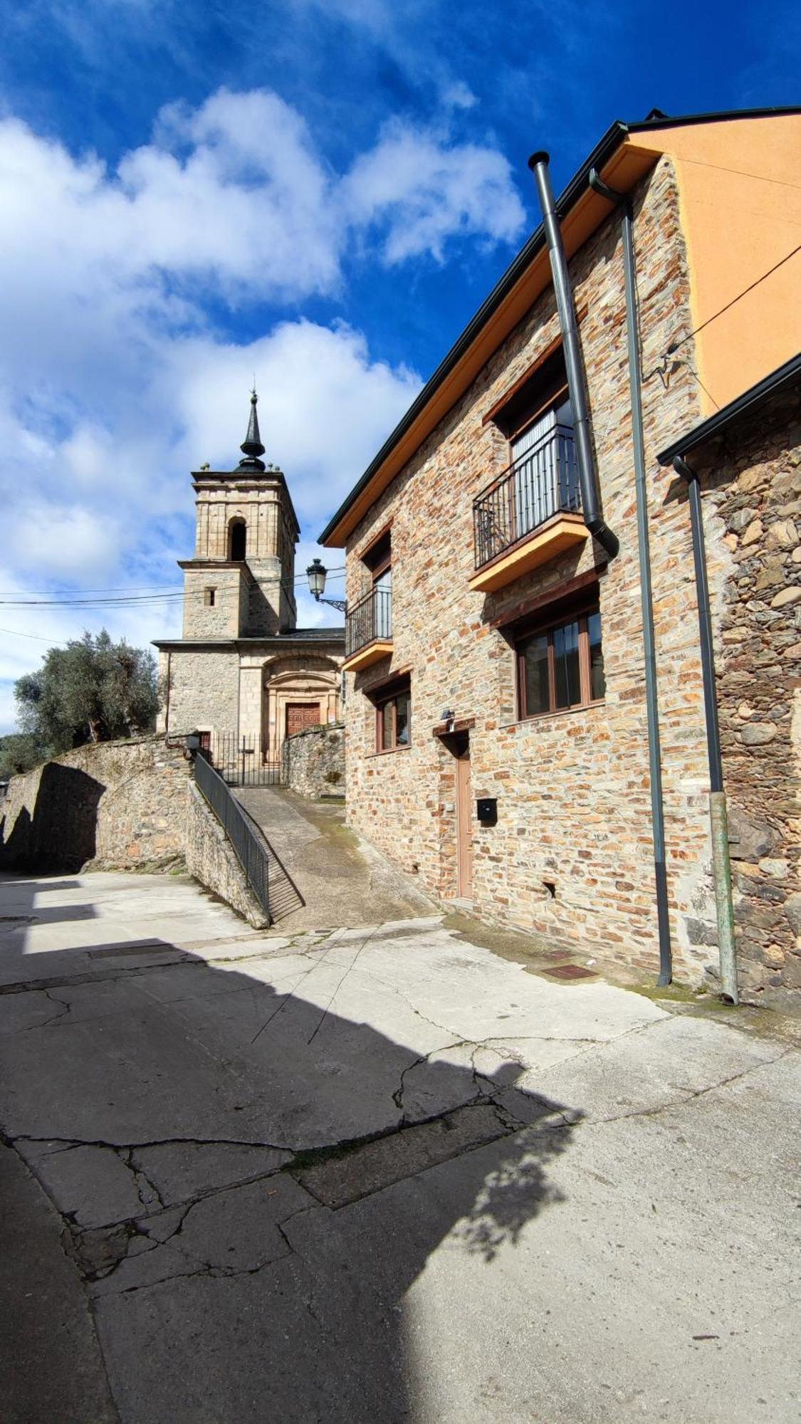 Morgon House Molinaseca Exterior foto
